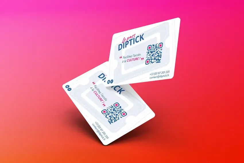 Flyer Pass Diptick au format original de carte de visite